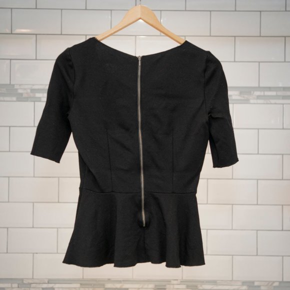 Black flare hip back zip Babaton top sz 4 - Picture 2 of 4